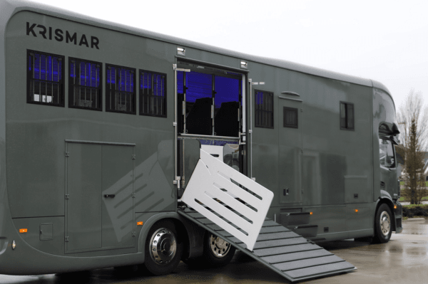 Mercedes Actros Classicspace 8 paards - Afbeelding 3