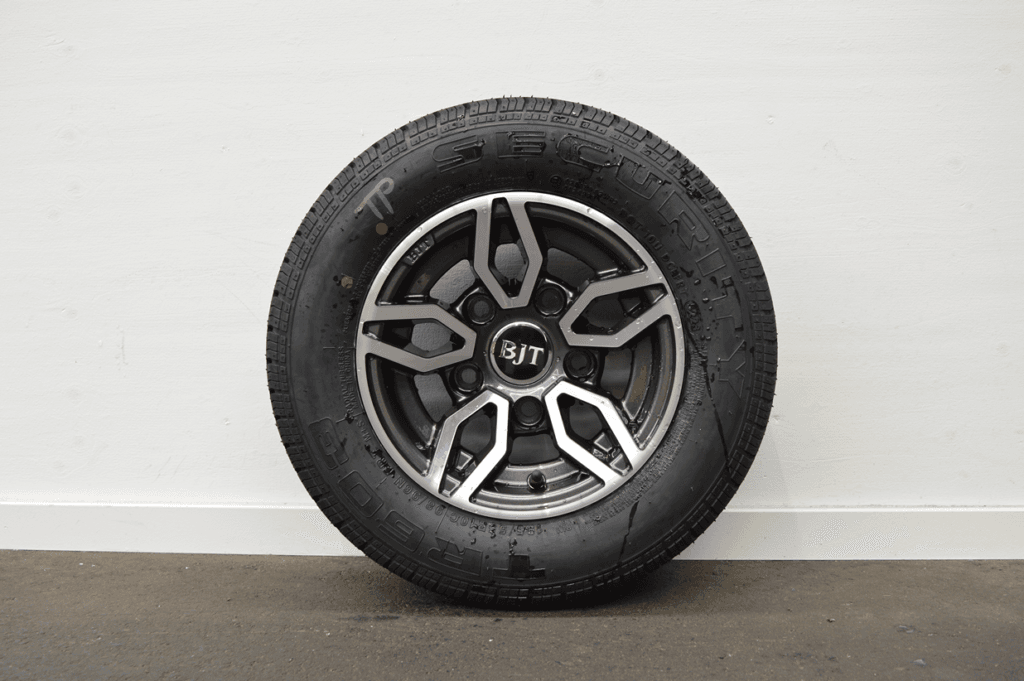 Foto Brian James Brian James band+velg 195/55R10C
