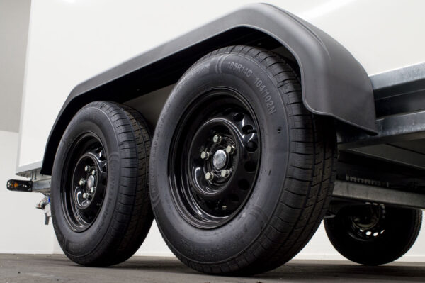 Henra gesloten bakwagen 265x138x160 2000Kg - Afbeelding 3