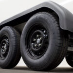 Henra gesloten bakwagen 315x158x190 2000Kg