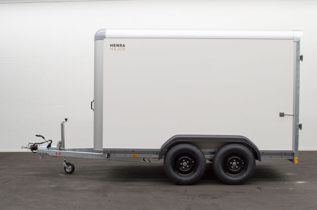 Foto Henra gesloten bakwagen 315x158x190 2700Kg