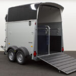 Humbaur Equitos Alu Plus 2400 + zadelkamer