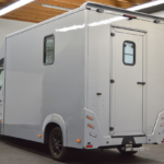 Luxe Vigo paardentruck uit 2023 met enkele cabine en volledig nieuwe paardenopbouw