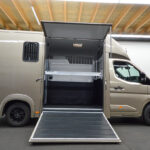 VIGO 2-paards horsetruck met nieuwe paardenopbouw