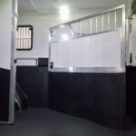 VIGO horsetruck zadelkamer met halfhoge kast en shuttersysteem