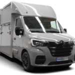 Vigo 2-paards horsetruck occasion uit 2023 met enkele cabine en nieuwe opbouw